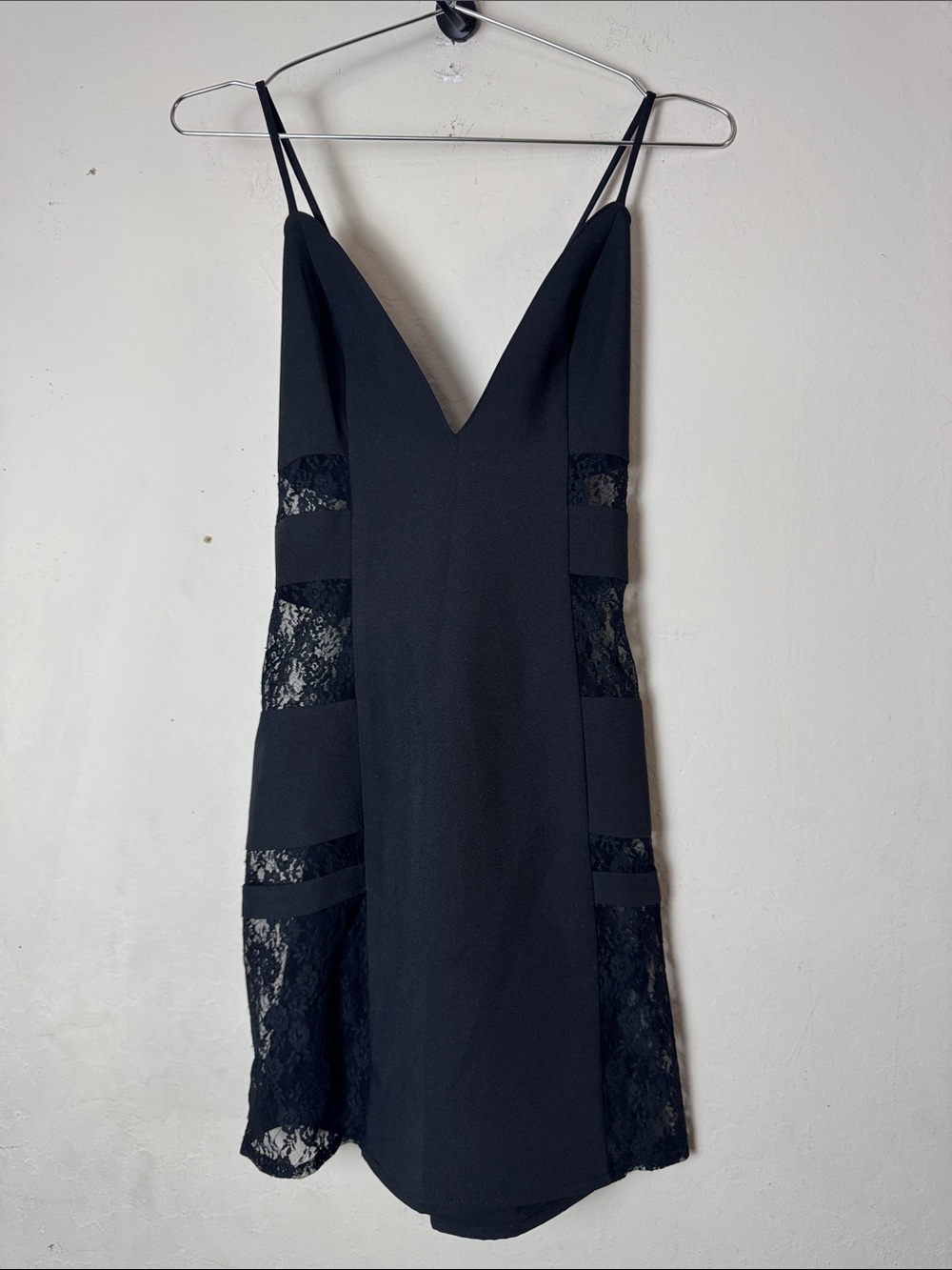 x REVOLVE All Of The Lights Dress in Black
NBD Size - Picture 2 of 6